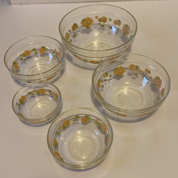 Five Imperial Glass Flower Dute Sunflower Themed Nesting Bowls - Picture 2 of 13